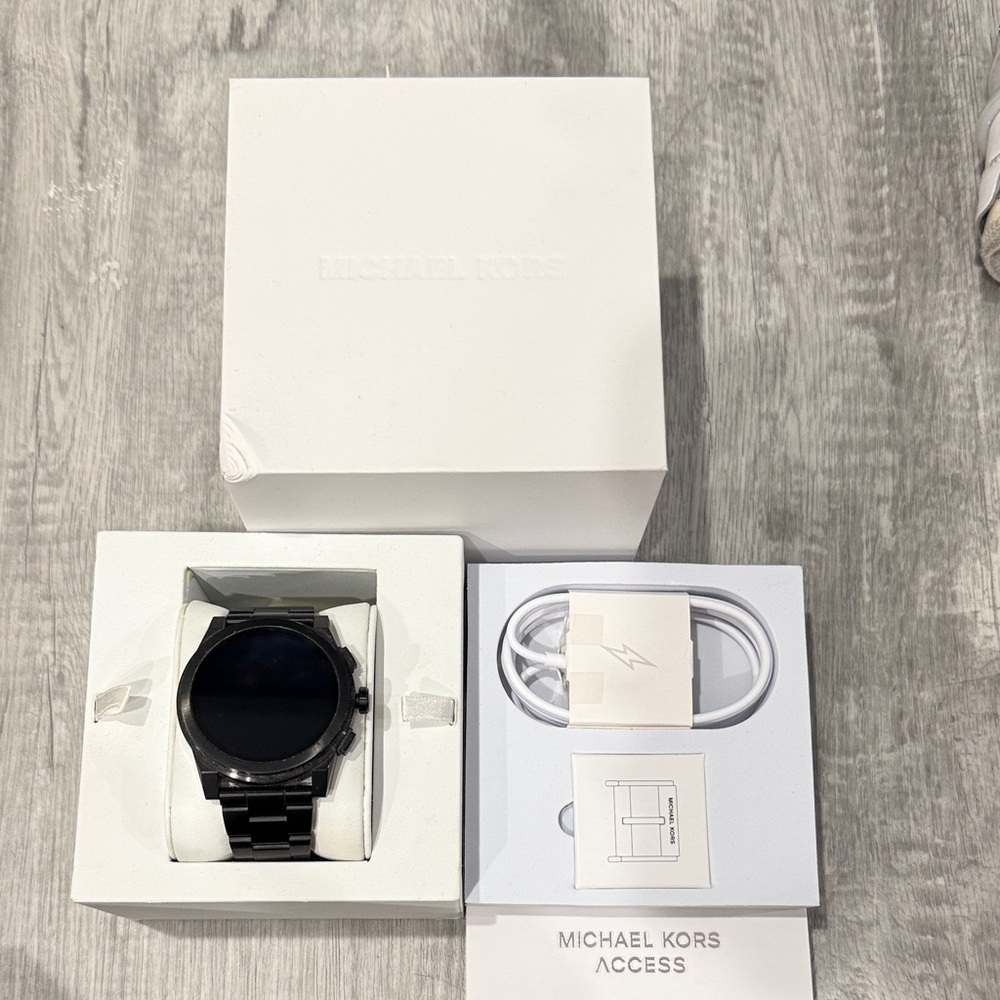 Michael Kors Smartwatch - Picture 4 of 4